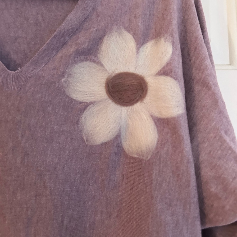NWOT AAEDA Lilac V-Neck Floral Appliqué Sweater XL - Picture 8 of 8